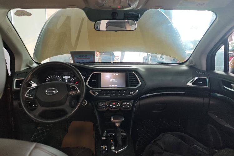 Used GAC Trumpchi GS4 2017 235T Automatic Two-Wheel Drive Luxury Smart Connectivity Version Center Console