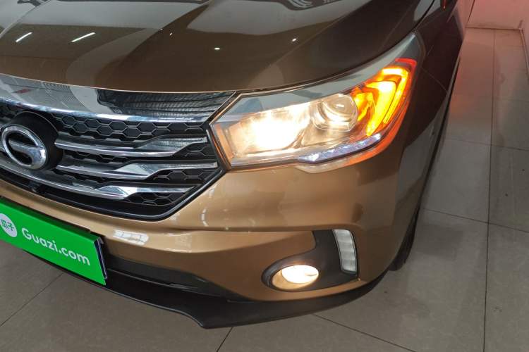 Used GAC Trumpchi GS4 2017 235T Automatic Two-Wheel Drive Luxury Smart Connectivity Version Left Front Headlight