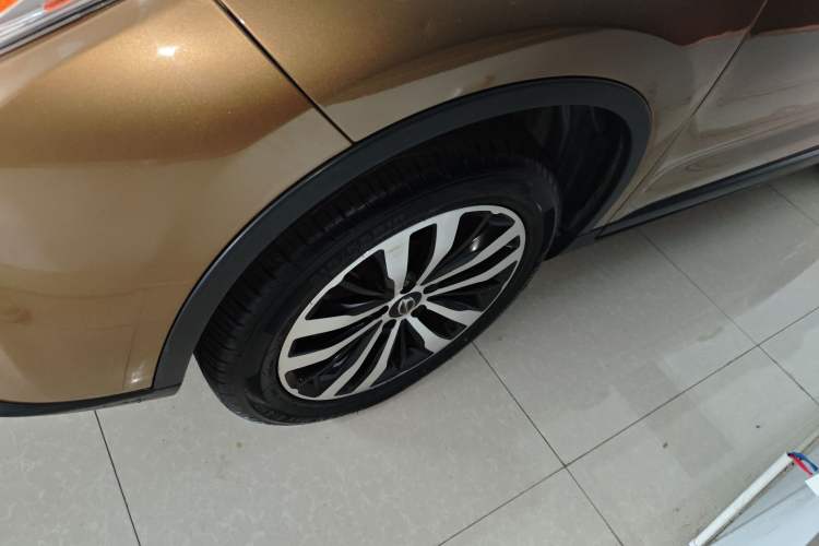 Used GAC Trumpchi GS4 2017 235T Automatic Two-Wheel Drive Luxury Smart Connectivity Version Left Front Wheel Hub