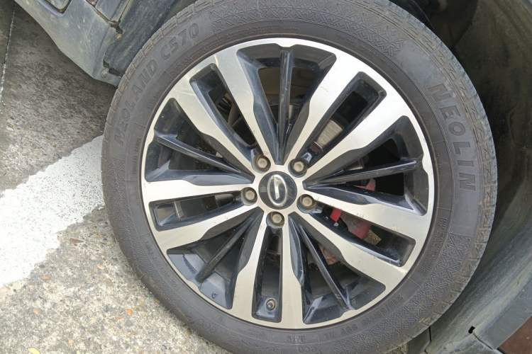 Used GAC Trumpchi GS4 2017 235T Automatic Two-Wheel Drive Luxury Smart Connectivity Version Right Front Wheel Hub