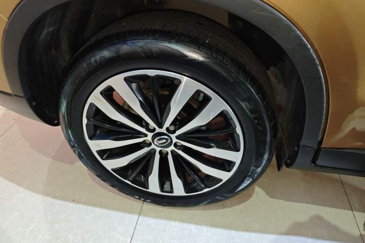Used GAC Trumpchi GS4 2017 235T Automatic Two-Wheel Drive Luxury Smart Connectivity Version Right Rear Wheel Hub