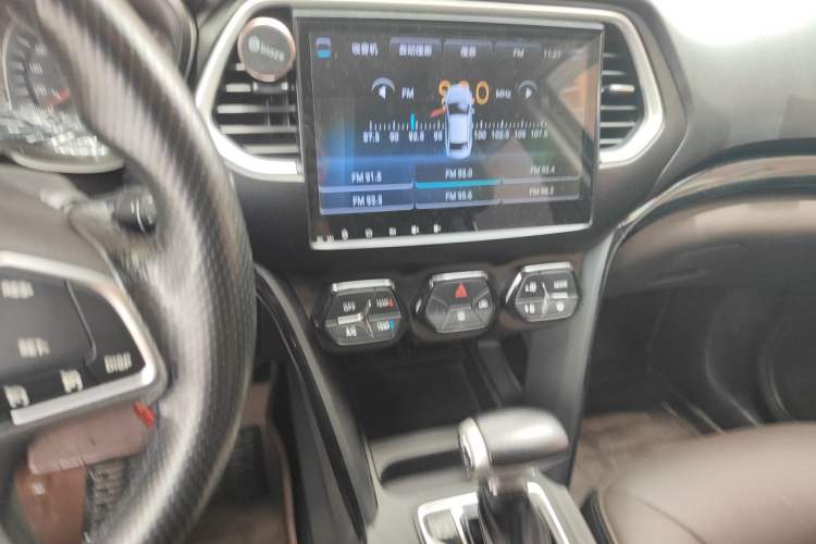 Used GAC Trumpchi GS4 2017 235T Automatic Two-Wheel Drive Elite Edition Audio And AC Panel