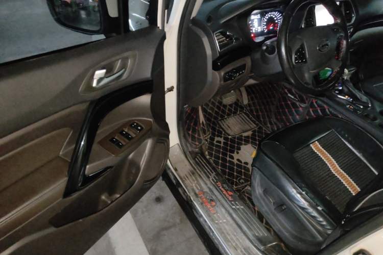Used GAC Trumpchi GS4 2017 235T Automatic Two-Wheel Drive Luxury Smart Connectivity Version Driver Seat