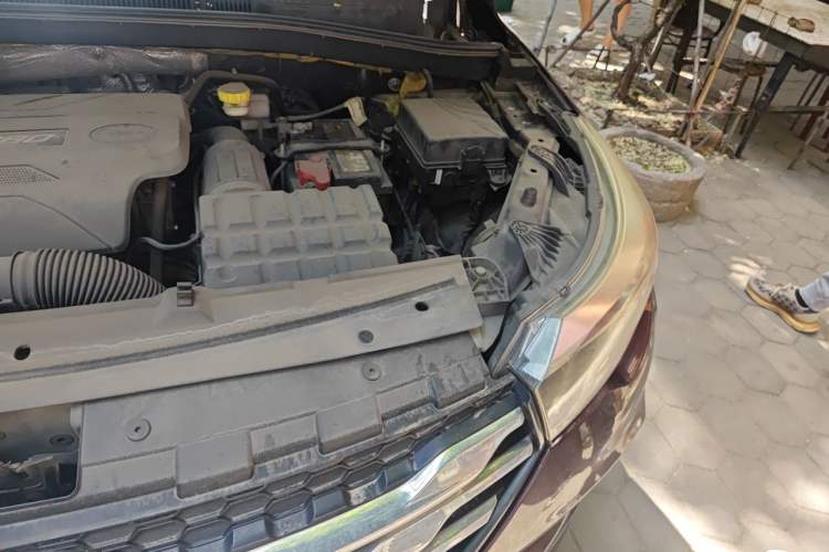 Used GAC Trumpchi GS4 2017 235T Automatic Two-Wheel Drive Elite Edition Engine Bay Left