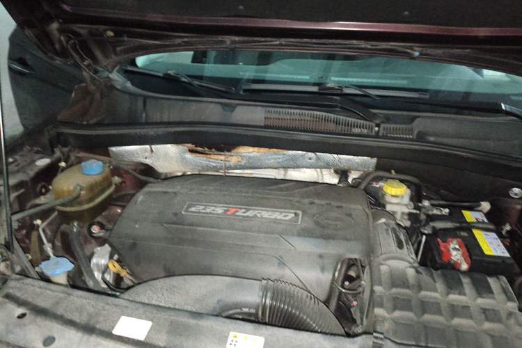 Used GAC Trumpchi GS4 2017 235T Automatic Two-Wheel Drive Luxury Smart Connectivity Version Engine Bay Right