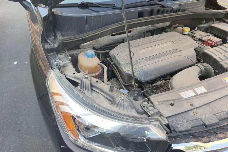 Used GAC Trumpchi GS4 2017 200T Manual Two-Wheel Drive Elite Edition Engine Bay Right