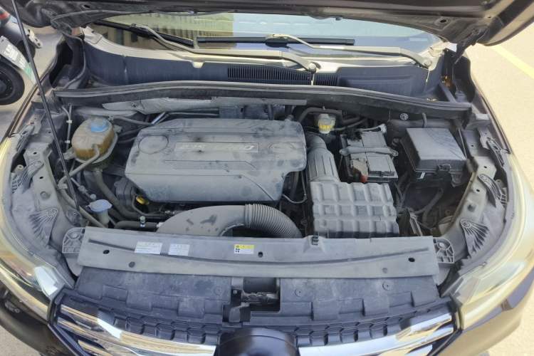 Used GAC Trumpchi GS4 2017 235T Manual Two-Wheel Drive Luxury Edition Engine Bay