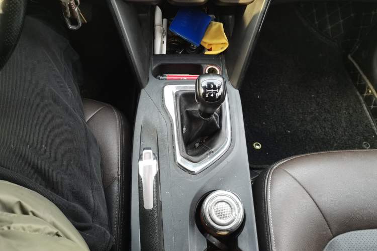 Used GAC Trumpchi GS4 2017 235T Manual Two-Wheel Drive Luxury Edition Gear Lever
