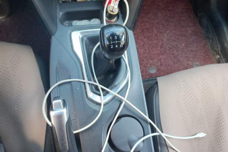 Used GAC Trumpchi GS4 2017 200T Manual Two-Wheel Drive Elite Edition Gear Lever
