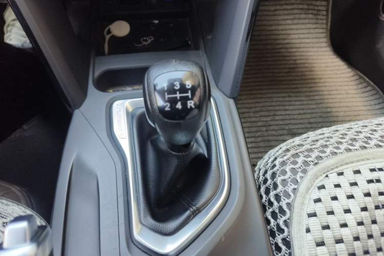 Used GAC Trumpchi GS4 2017 235T Manual Two-Wheel Drive Luxury Edition Gear Lever