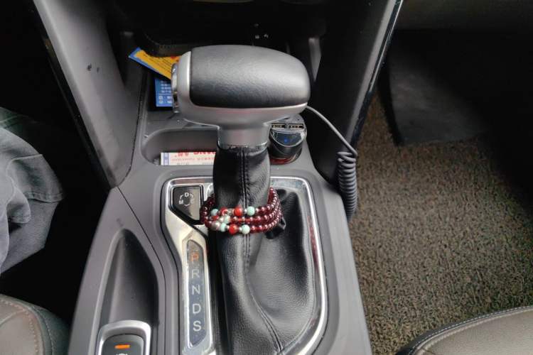 Used GAC Trumpchi GS4 2017 235T Automatic Two-Wheel Drive Luxury Smart Connectivity Version Gear Lever
