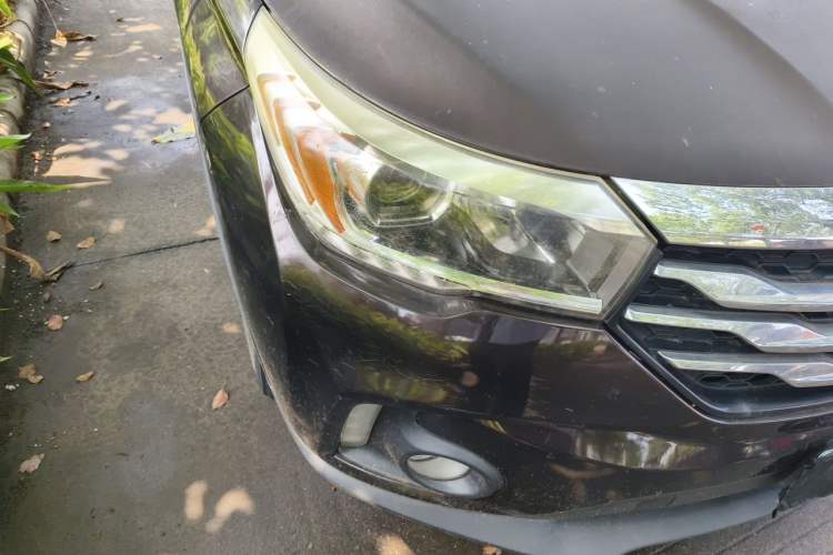 Used GAC Trumpchi GS4 2017 235T Manual Two-Wheel Drive Luxury Edition Right Front Headlight