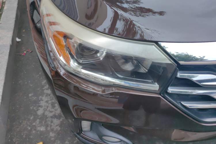Used GAC Trumpchi GS4 2017 235T Automatic Two-Wheel Drive Luxury Smart Connectivity Version Right Front Headlight