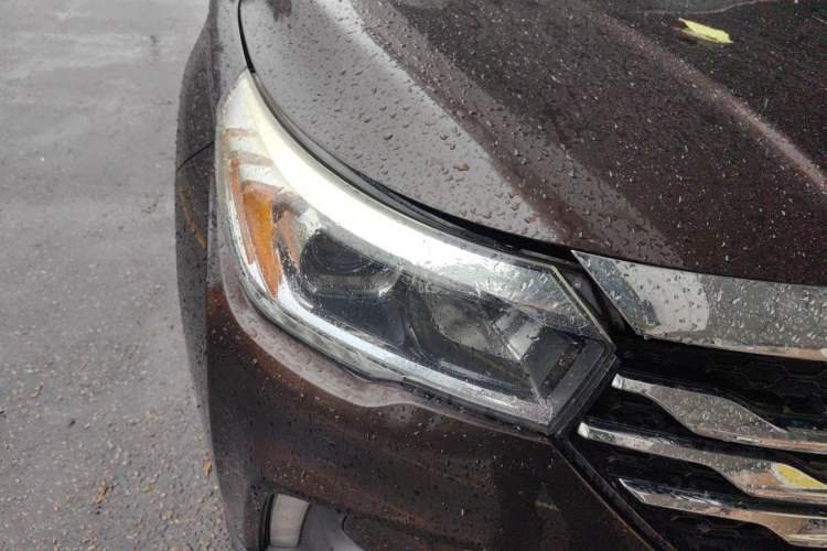 Used GAC Trumpchi GS4 2017 235T Automatic Two-Wheel Drive Luxury Smart Connectivity Version Right Front Headlight