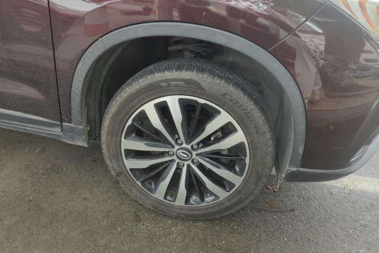 Used GAC Trumpchi GS4 2017 235T Automatic Two-Wheel Drive Luxury Smart Connectivity Version Right Front Wheel Hub