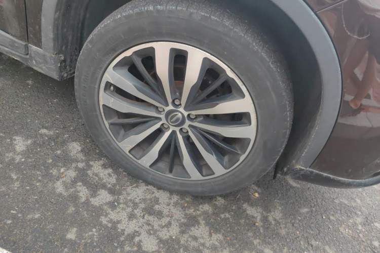 Used GAC Trumpchi GS4 2017 235T Automatic Two-Wheel Drive Luxury Smart Connectivity Version Right Front Wheel Hub