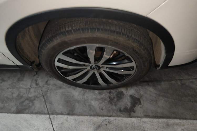 Used GAC Trumpchi GS4 2017 235T Automatic Two-Wheel Drive Luxury Smart Connectivity Version Right Front Wheel Hub