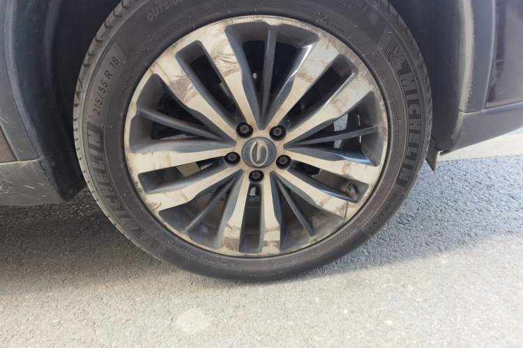 Used GAC Trumpchi GS4 2017 235T Manual Two-Wheel Drive Luxury Edition Right Front Wheel Hub