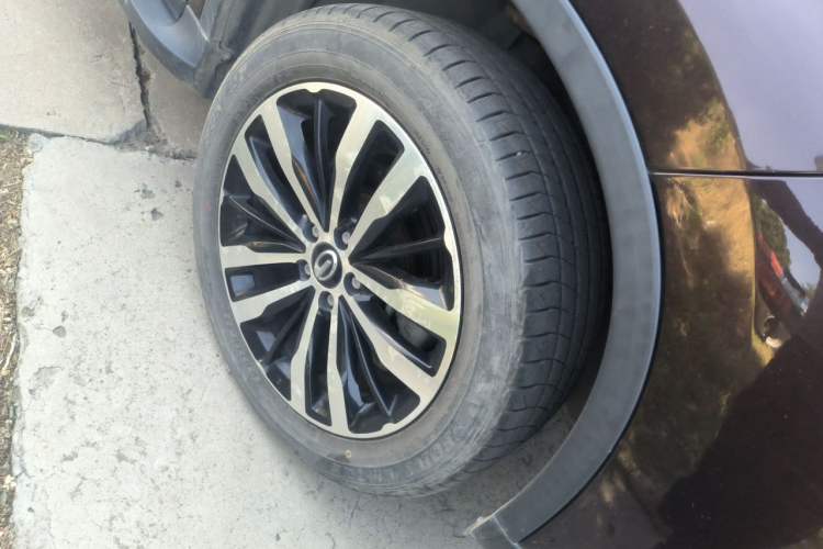 Used GAC Trumpchi GS4 2017 235T Automatic Two-Wheel Drive Luxury Smart Connectivity Version Right Front Wheel Hub