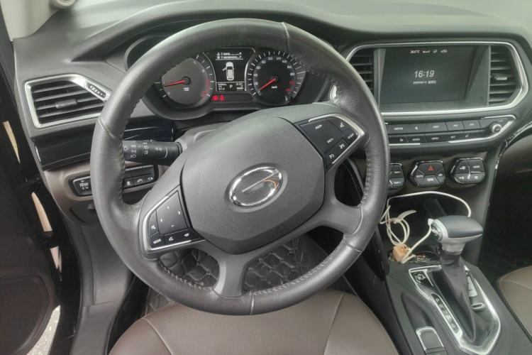 Used GAC Trumpchi GS4 2017 235T Automatic Two-Wheel Drive Luxury Smart Connectivity Version Steering Wheel