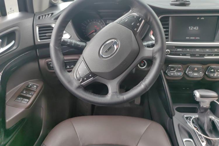 Used GAC Trumpchi GS4 2017 235T Automatic Two-Wheel Drive Luxury Smart Connectivity Version Steering Wheel