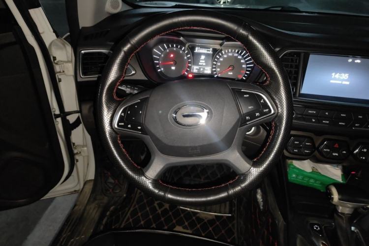 Used GAC Trumpchi GS4 2017 235T Automatic Two-Wheel Drive Luxury Smart Connectivity Version Steering Wheel