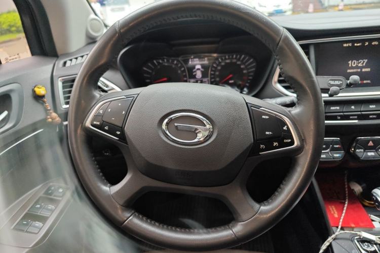 Used GAC Trumpchi GS4 2017 235T Automatic Two-Wheel Drive Luxury Smart Connectivity Version Steering Wheel