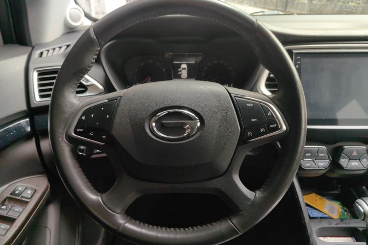 Used GAC Trumpchi GS4 2017 235T Automatic Two-Wheel Drive Luxury Smart Connectivity Version Steering Wheel