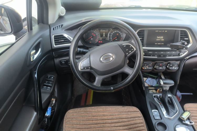 Used GAC Trumpchi GS4 2017 235T Automatic Two-Wheel Drive Luxury Smart Connectivity Version Steering Wheel