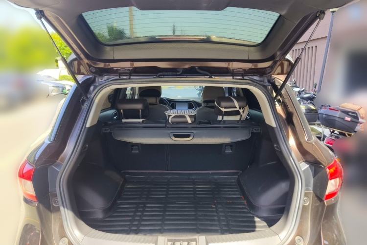 Used GAC Trumpchi GS4 2017 235T Manual Two-Wheel Drive Luxury Edition Trunk