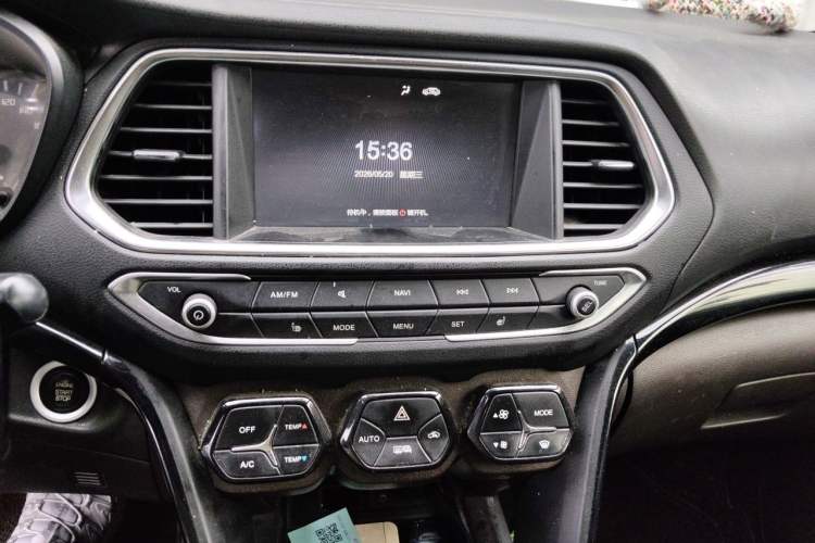 Used GAC Trumpchi GS4 2017 235T Automatic Two-Wheel Drive Luxury Smart Connectivity Version Audio And AC Panel