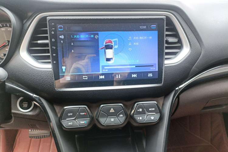 Used GAC Trumpchi GS4 2017 235T Automatic Two-Wheel Drive Elite Edition Audio And AC Panel