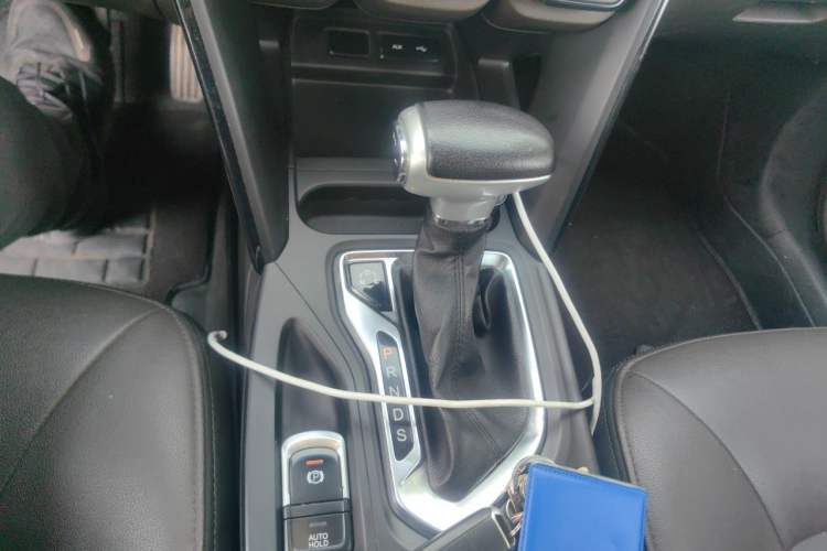 Used GAC Trumpchi GS4 2017 235T Automatic Two-Wheel Drive Luxury Smart Connectivity Version Gear Lever