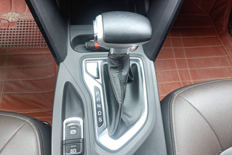 Used GAC Trumpchi GS4 2017 235T Automatic Two-Wheel Drive Elite Edition Gear Lever