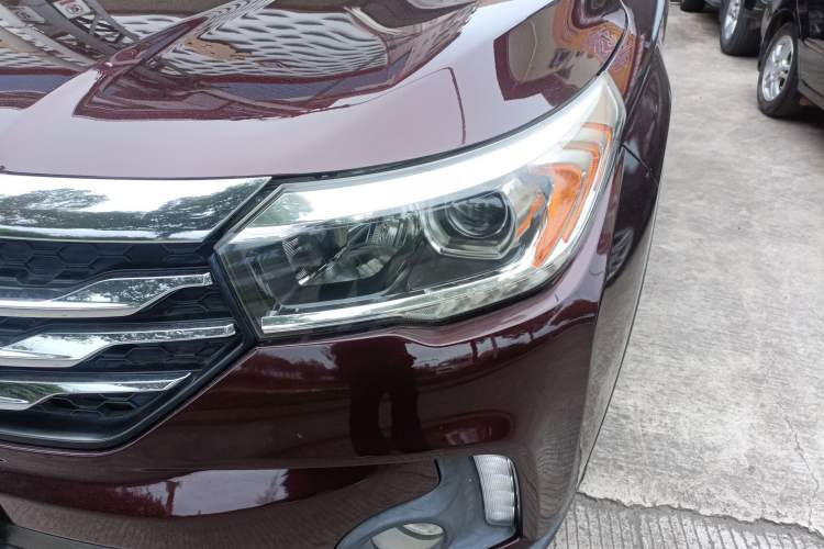 Used GAC Trumpchi GS4 2017 235T Automatic Two-Wheel Drive Elite Edition Left Front Headlight