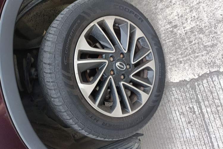 Used GAC Trumpchi GS4 2017 235T Automatic Two-Wheel Drive Elite Edition Left Front Wheel Hub