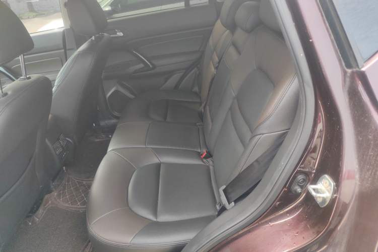 Used GAC Trumpchi GS4 2017 235T Manual Two-Wheel Drive Luxury Edition Left Rear Seat