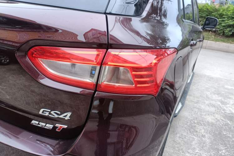 Used GAC Trumpchi GS4 2017 235T Automatic Two-Wheel Drive Elite Edition Right Rear Taillight