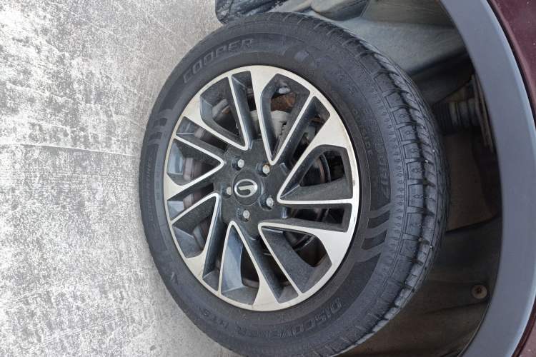 Used GAC Trumpchi GS4 2017 235T Automatic Two-Wheel Drive Elite Edition Right Rear Wheel Hub