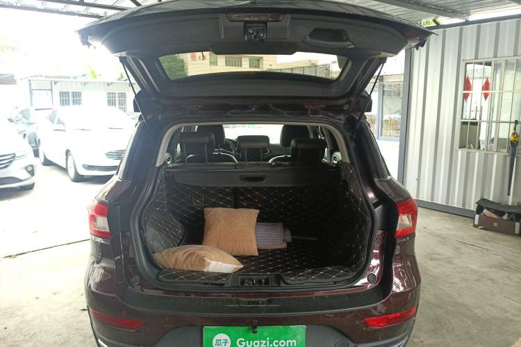 Used GAC Trumpchi GS4 2017 235T Automatic Two-Wheel Drive Elite Edition Trunk