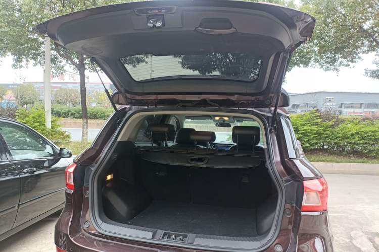 Used GAC Trumpchi GS4 2017 235T Automatic Two-Wheel Drive Elite Edition Trunk
