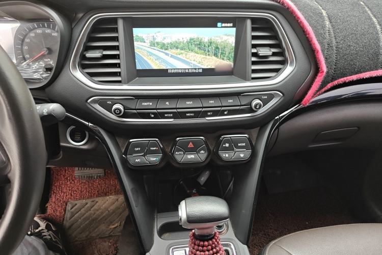 Used GAC Trumpchi GS4 2017 235T Automatic Two-Wheel Drive Luxury Smart Connectivity Version Audio And AC Panel