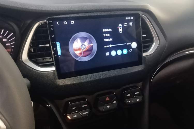 Used GAC Trumpchi GS4 2017 235T Automatic Two-Wheel Drive Elite Edition Audio And AC Panel