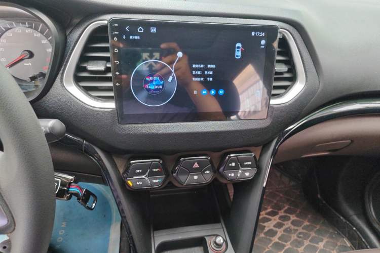 Used GAC Trumpchi GS4 2017 200T Manual Two-Wheel Drive Elite Edition Audio And AC Panel