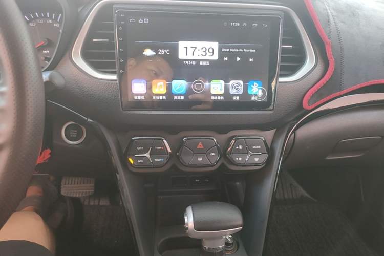Used GAC Trumpchi GS4 2017 235T Automatic Two-Wheel Drive Elite Edition Audio And AC Panel