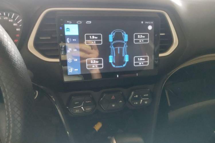 Used GAC Trumpchi GS4 2017 235T Automatic Two-Wheel Drive Elite Edition Audio And AC Panel