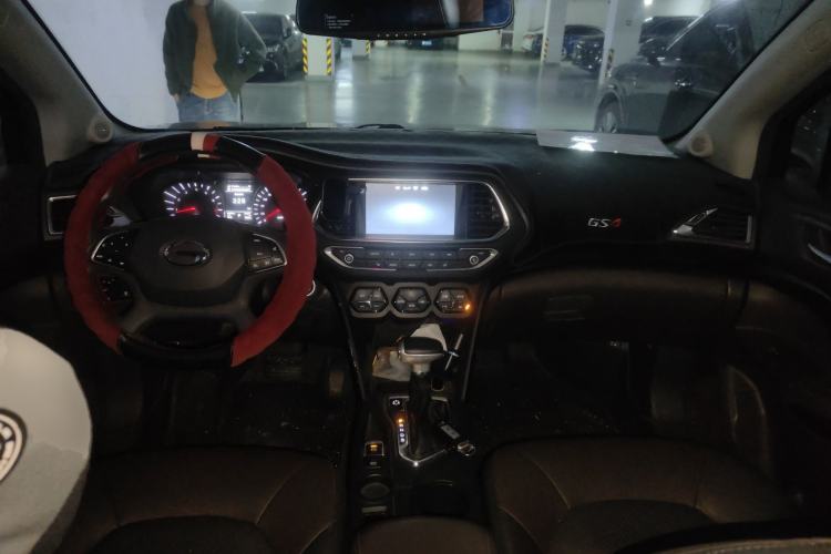 Used GAC Trumpchi GS4 2017 235T Automatic Two-Wheel Drive Luxury Smart Connectivity Version Center Console