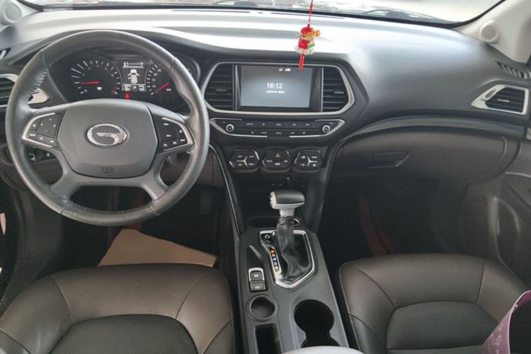 Used GAC Trumpchi GS4 2017 235T Automatic Two-Wheel Drive Luxury Smart Connectivity Version Center Console