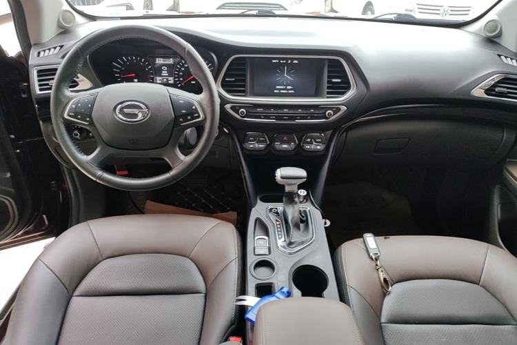 Used GAC Trumpchi GS4 2017 235T Automatic Two-Wheel Drive Luxury Smart Connectivity Version Center Console