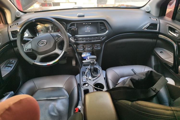 Used GAC Trumpchi GS4 2017 235T Automatic Two-Wheel Drive Luxury Smart Connectivity Version Center Console